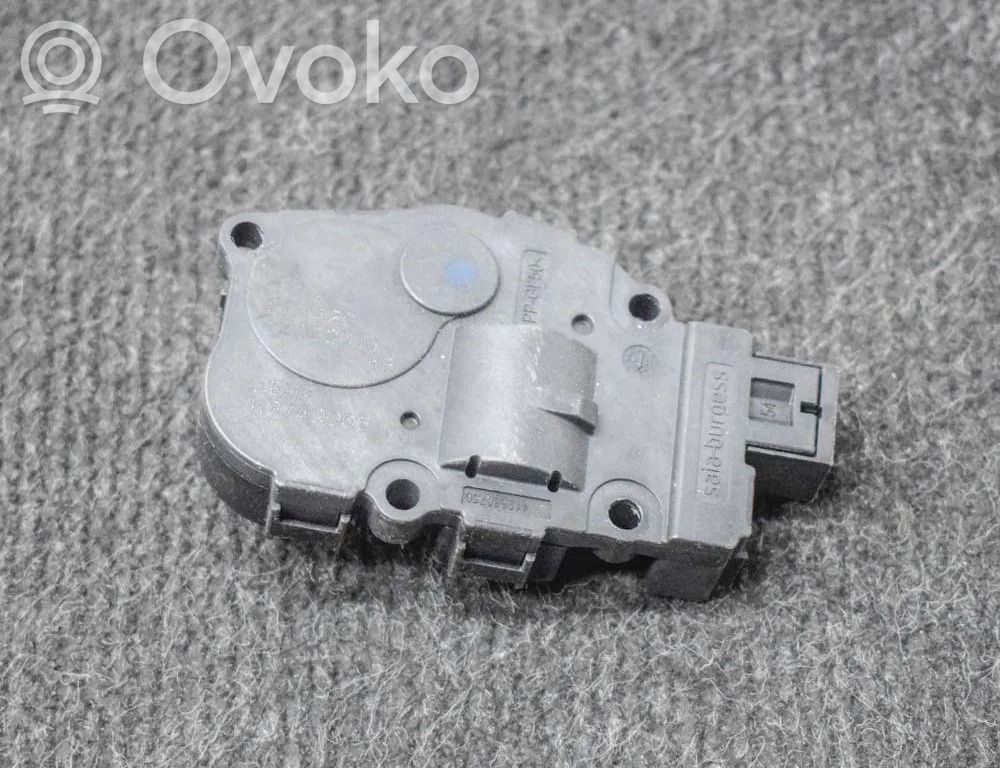 Audi A4 S4 B8 8K Silniczek nagrzewnicy 