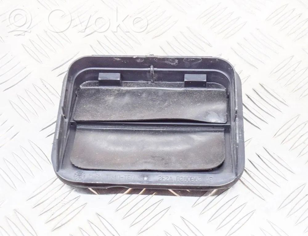 Quarter panel pressure vent   2F2AB280B62AB