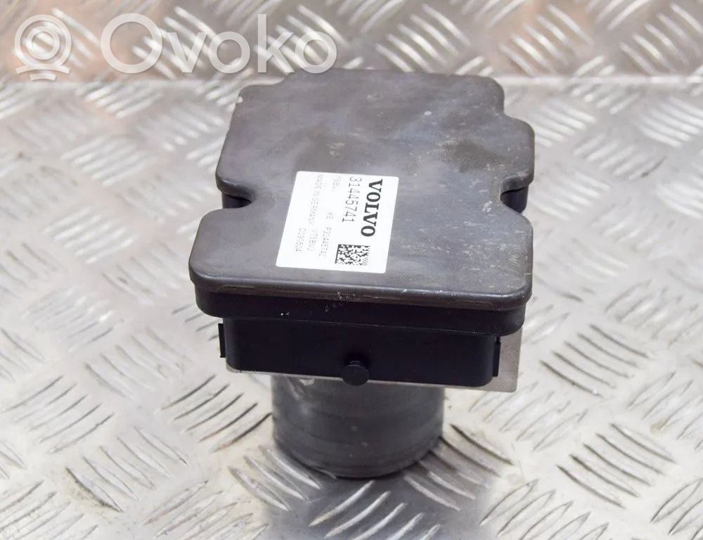 Volvo XC40 ABS bloks 