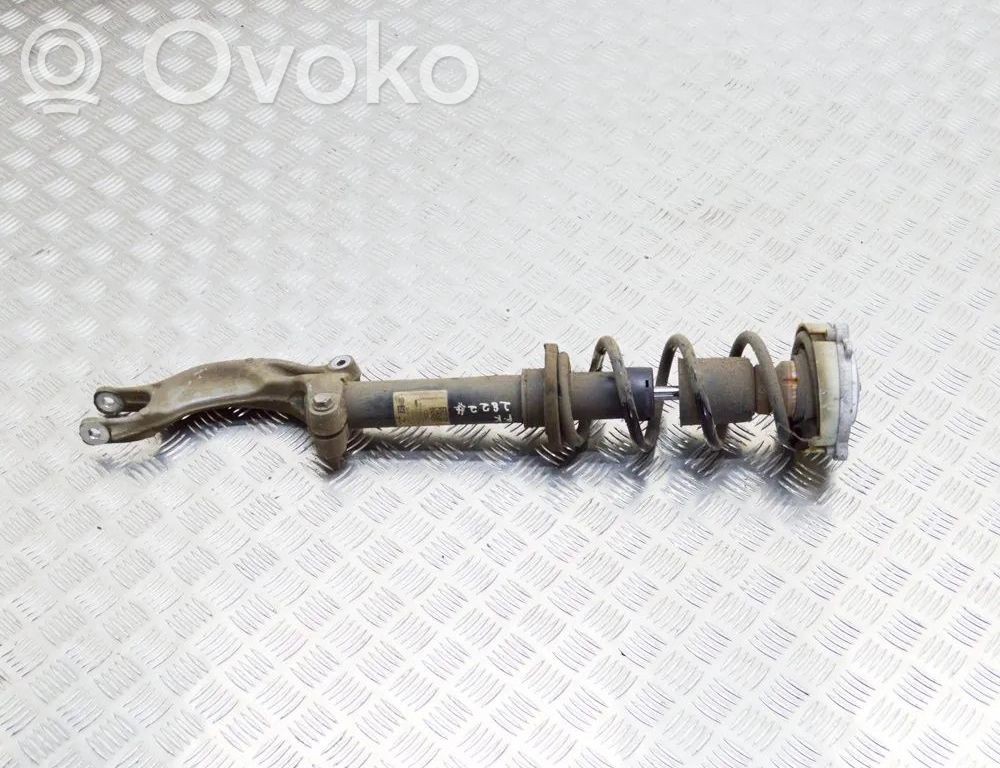 Audi A4 S4 B9 8W Priekšpusē amortizators 