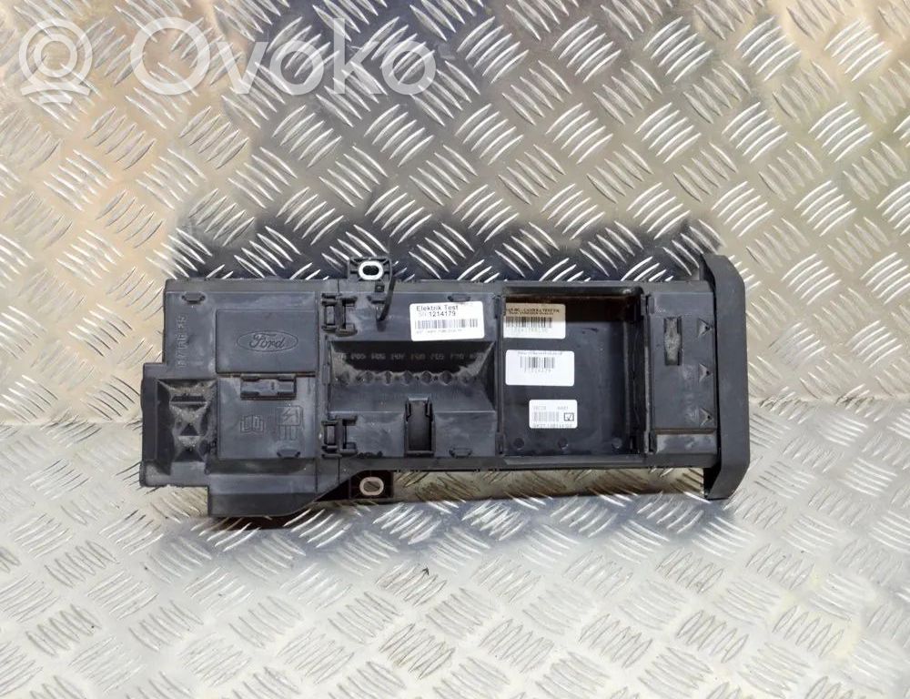 Ford Transit Custom Sulakerasiasarja 