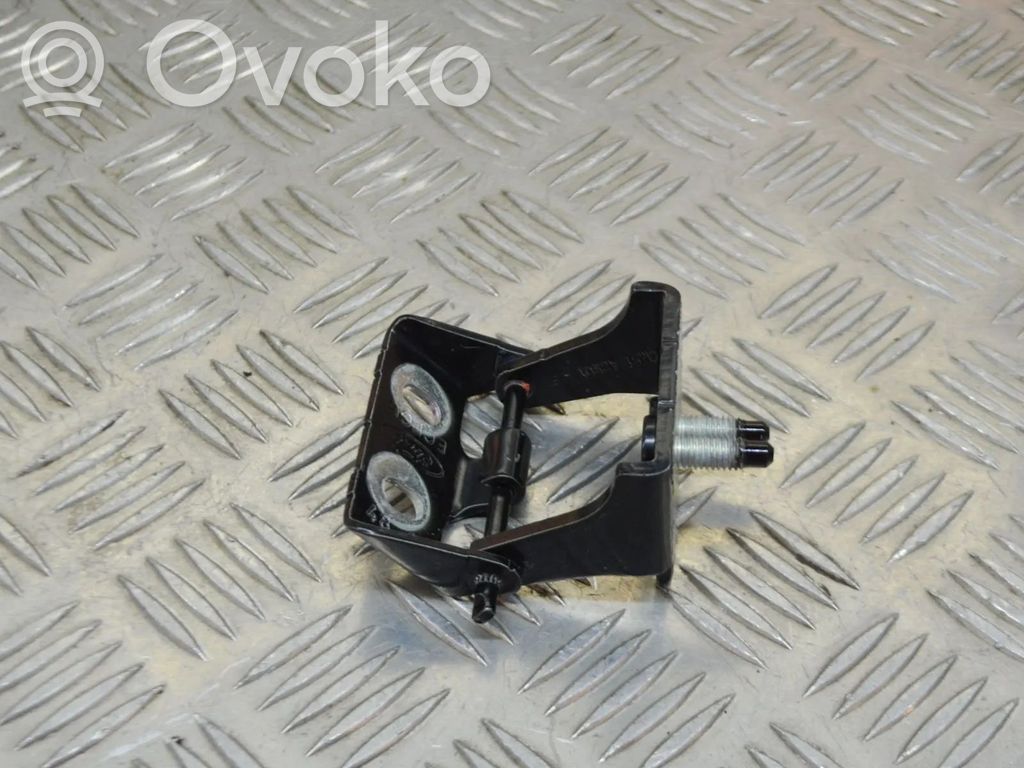 Ford Fiesta Tailgate/trunk/boot hinge 