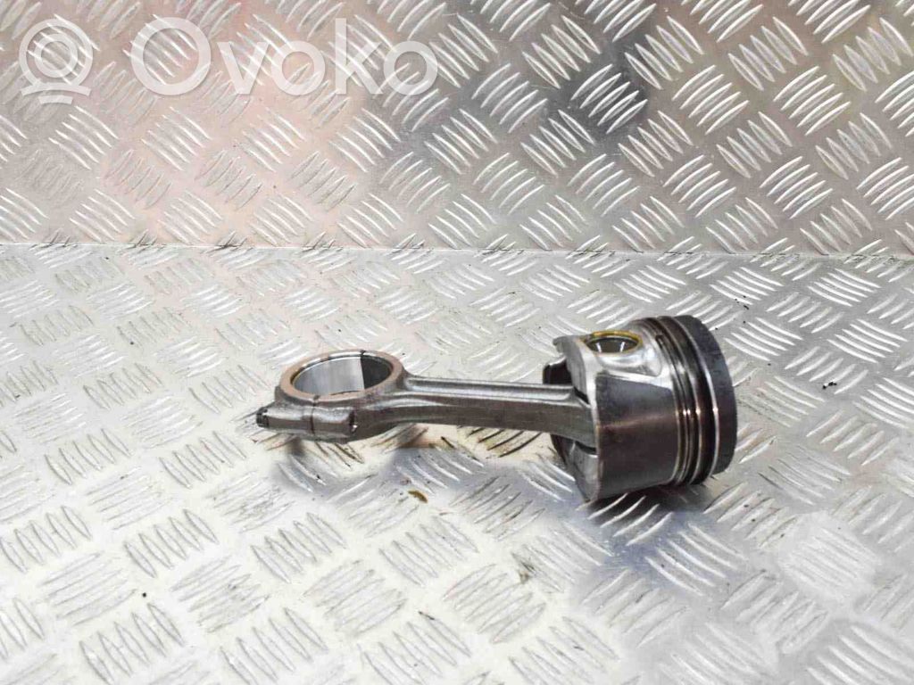 Audi Q5 SQ5 8R Piston 