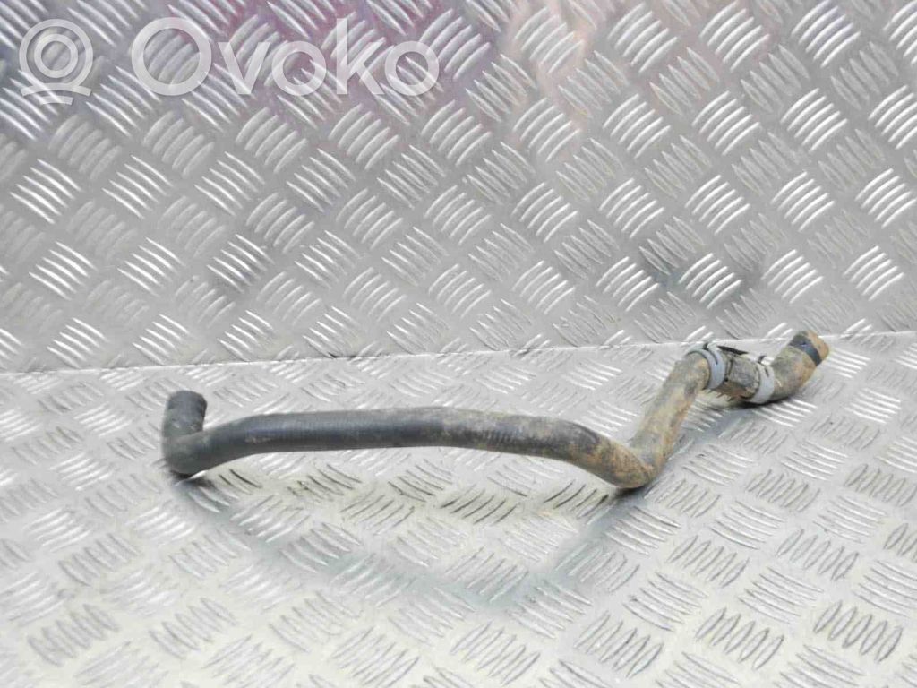 Audi A4 S4 B9 8W Engine coolant pipe/hose 
