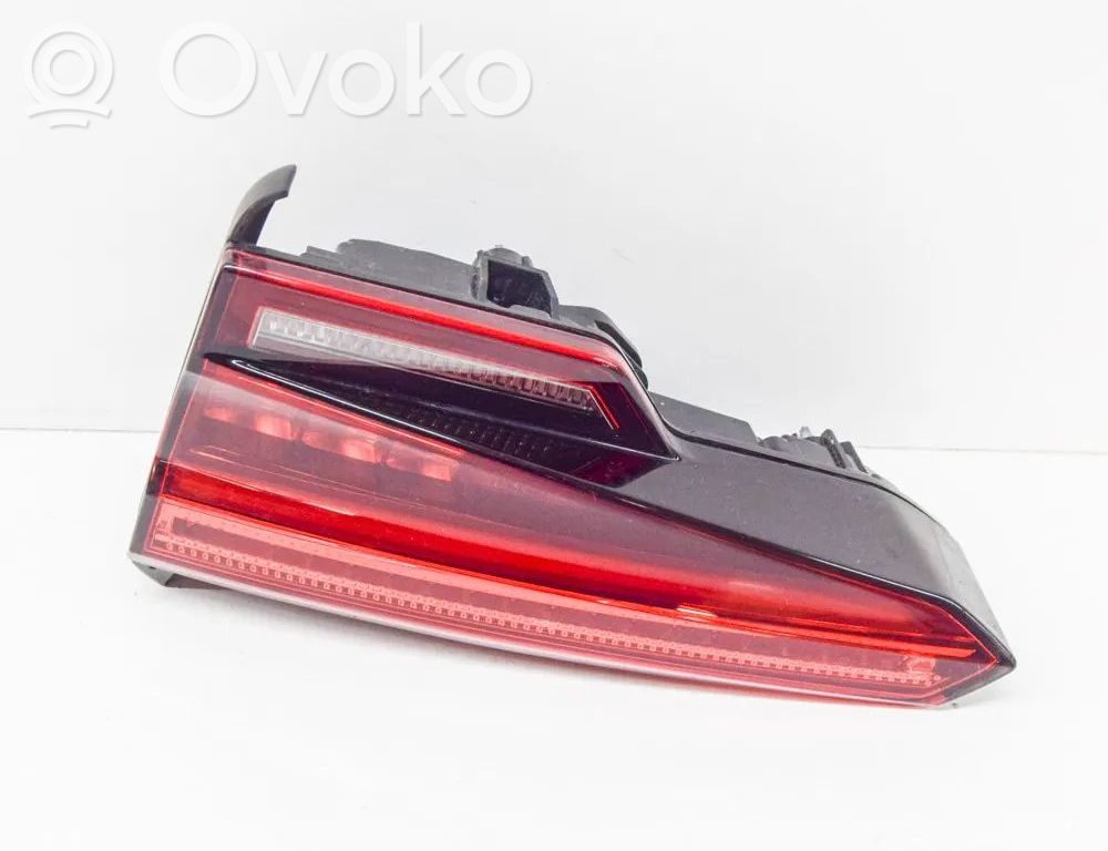 Lampy tylnej klapy bagażnika   8W5945094B,2SK012247