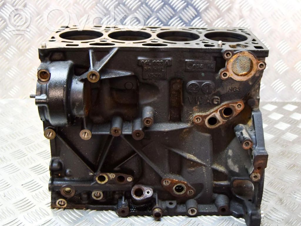 Volkswagen Golf VII Engine block 