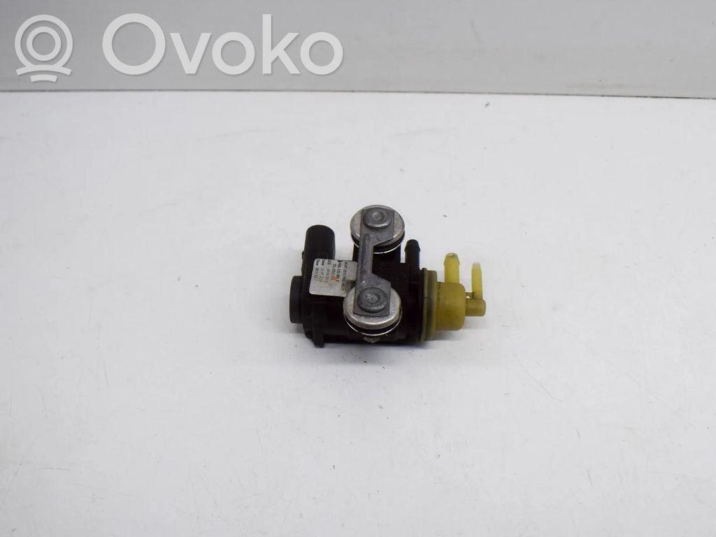 Electroválvula del turbo   04L131051F