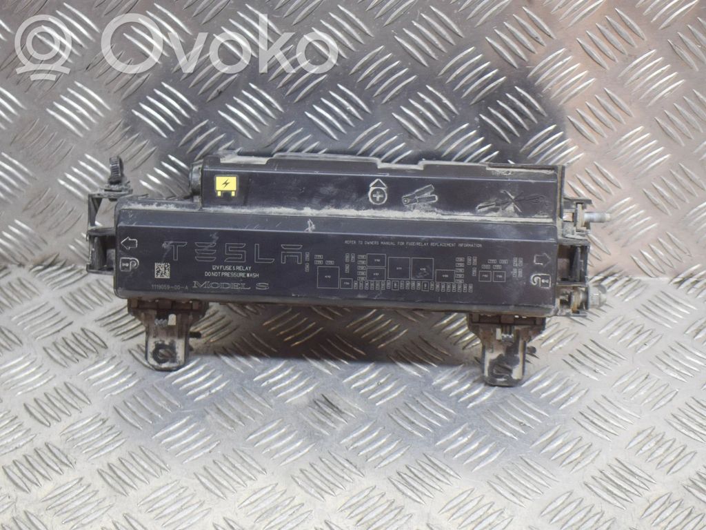 Fuse box set   109440500D,111905900A