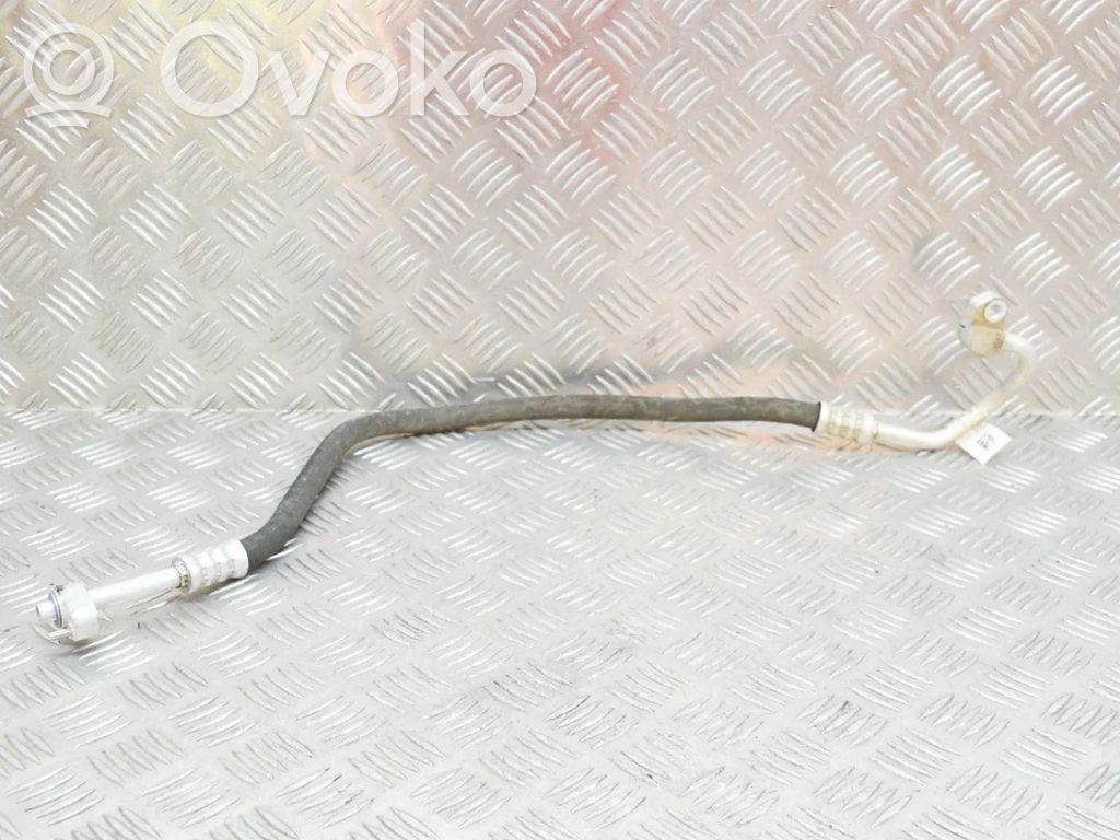 BMW X3 G01 Ilmastointilaitteen putki (A/C) 
