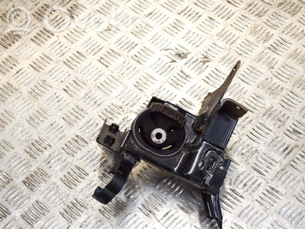 Engine mount bracket