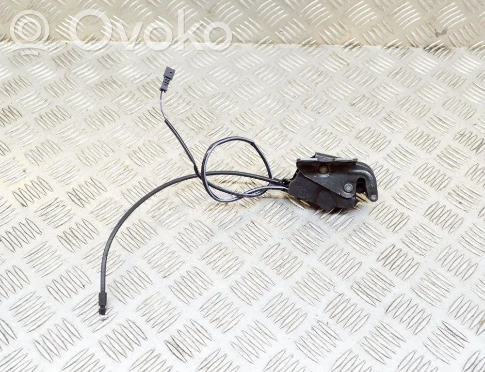 BMW i3 Takaoven lukko 