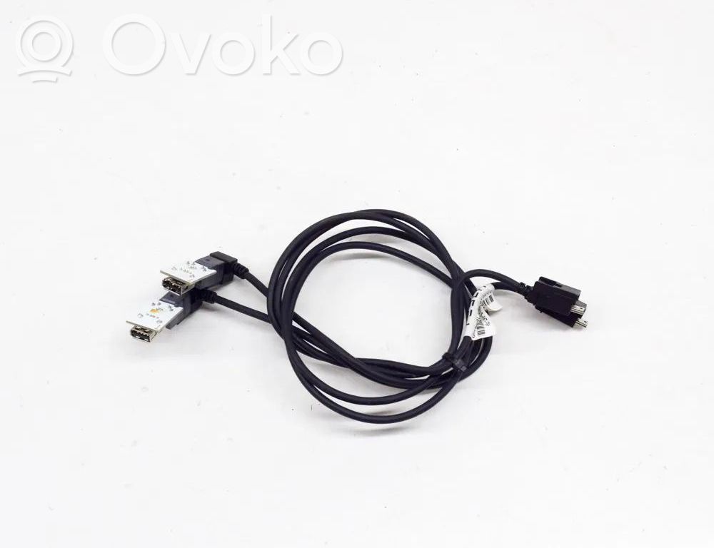 Tesla Model S Enchufe conector USB 