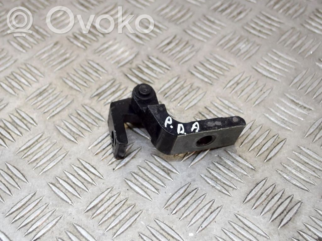 Front door upper hinge   7266676,A046574
