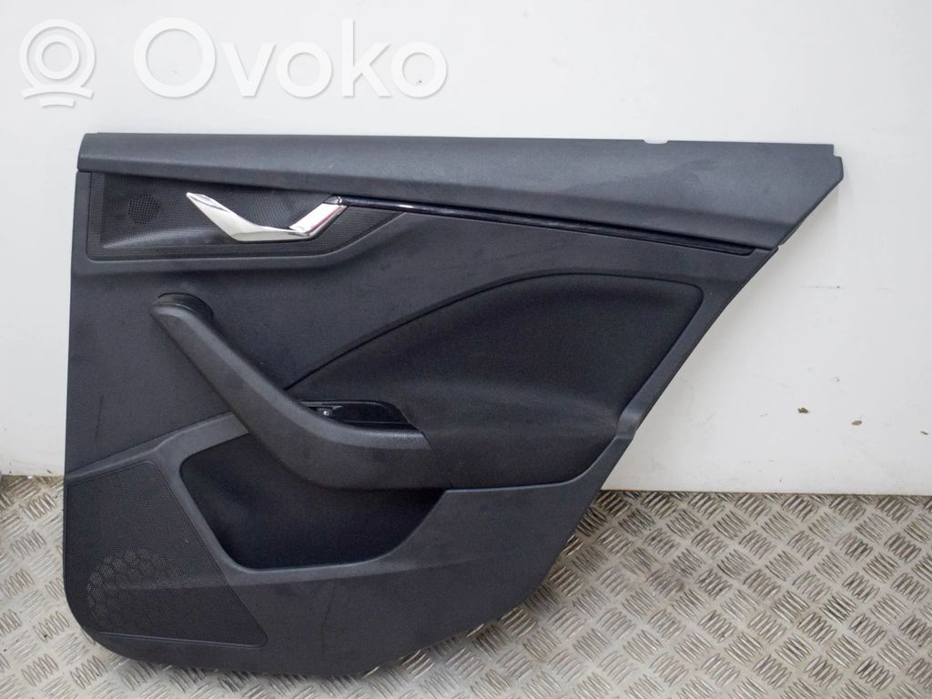 Skoda Kamiq Boczki / Poszycie drzwi tylnych 