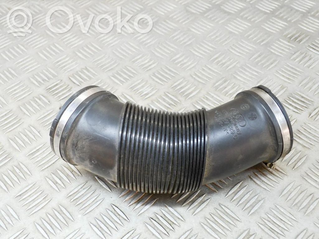 Audi A4 Allroad B9 Oro paėmimo kanalo detalė (-ės) 