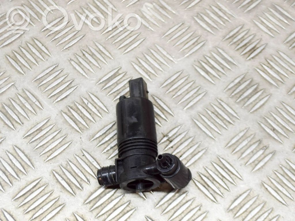 Volvo XC60 Windscreen/windshield washer pump 