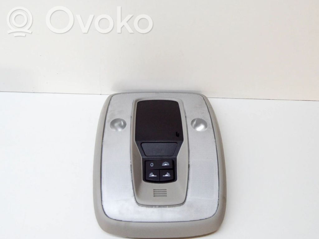 Etuistuimen valo   39826642