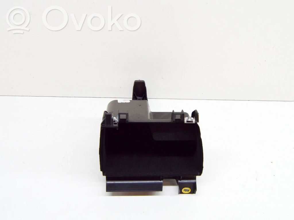 Audi e-tron Glove box 