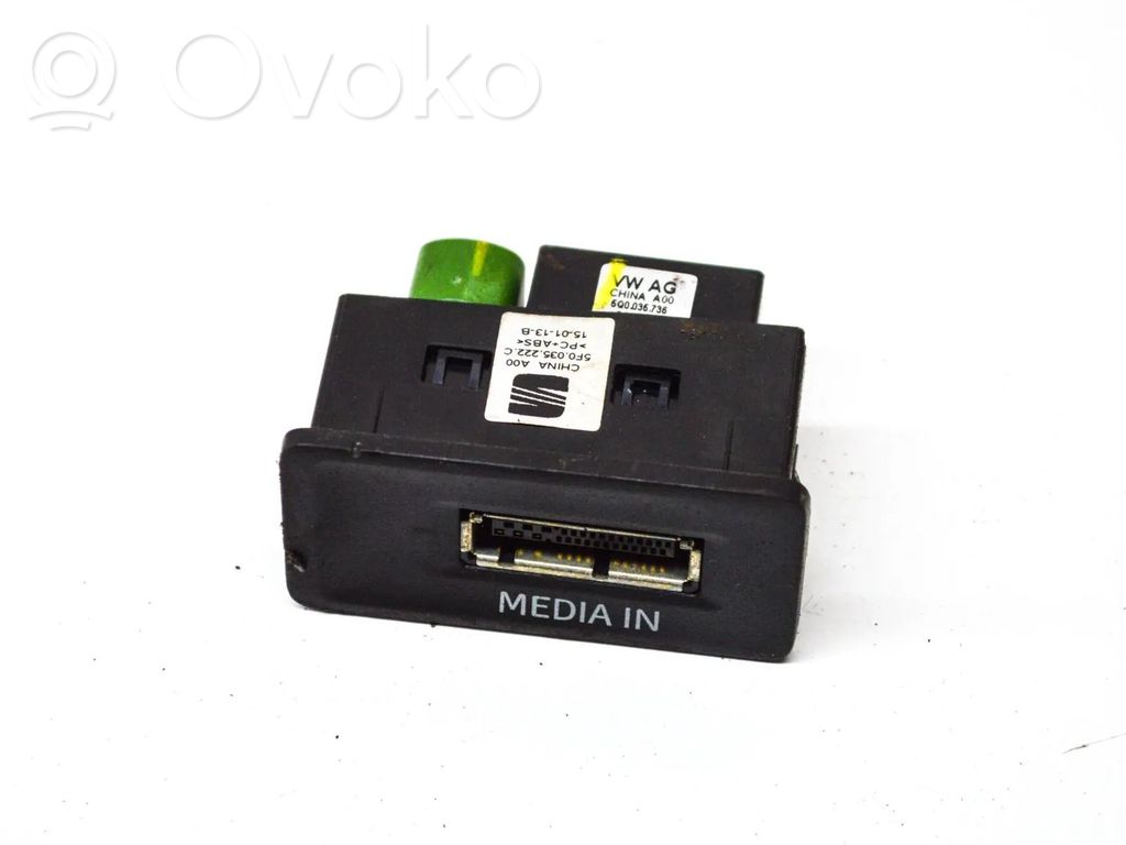 Seat Leon (5F) Enchufe conector entrada auxiliar 