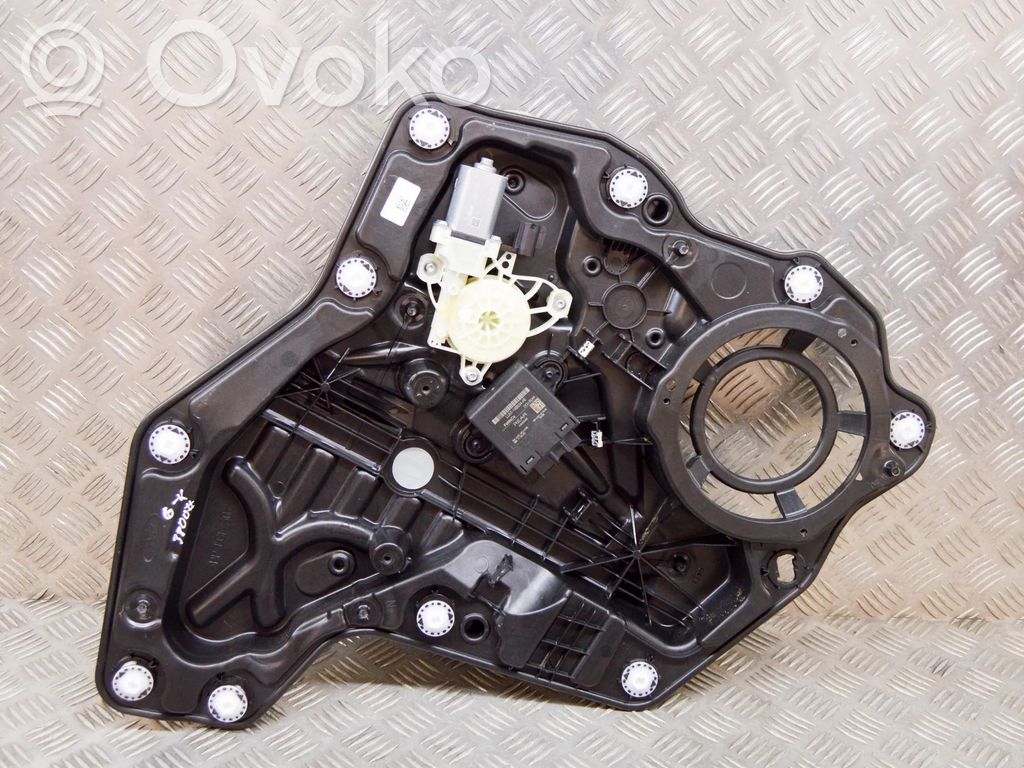 Ford Fiesta Elektryczny podnośnik szyby drzwi tylnych 