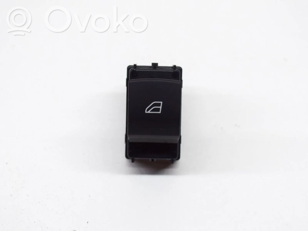 Volvo XC40 Electric window control switch 