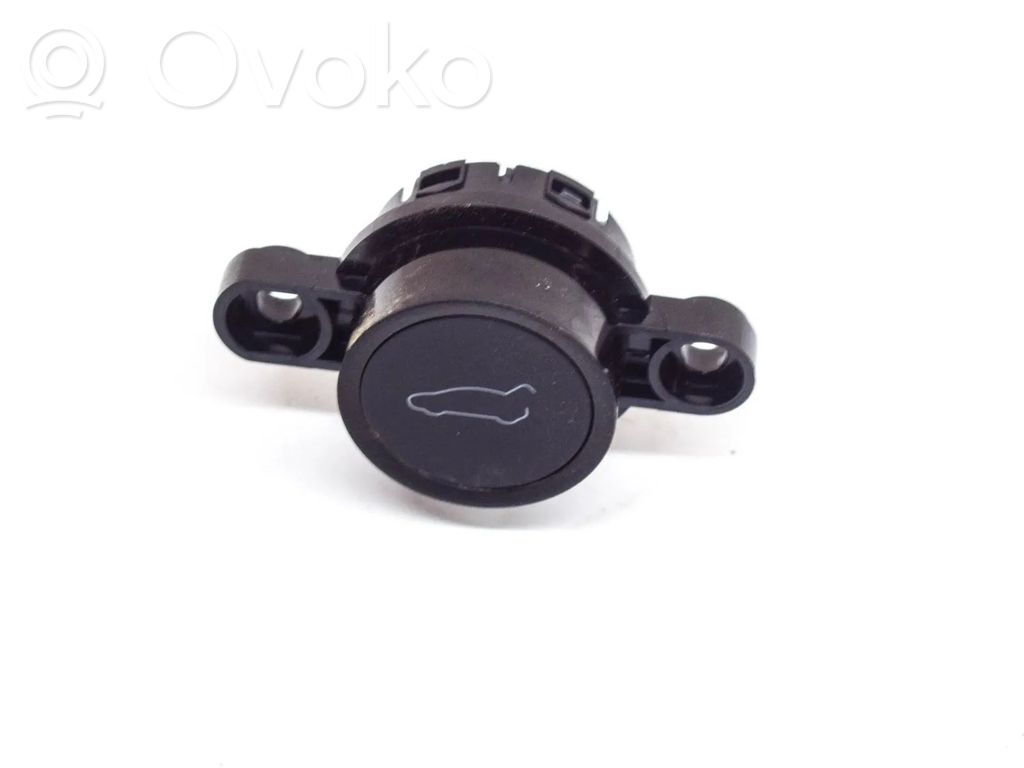 Bouton interrupteur ouverture du coffre   150190700C