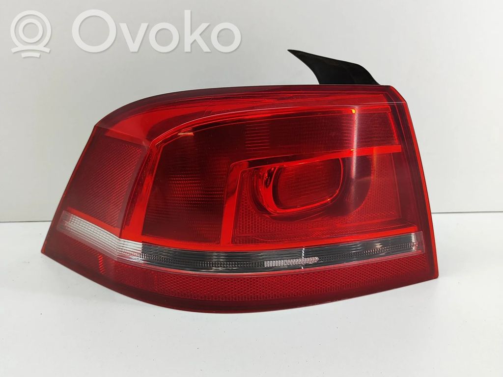 Volkswagen PASSAT B7 Luci posteriori 