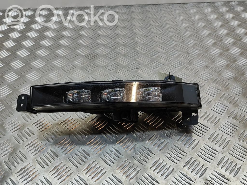 BMW 7 G11 G12 Światło przeciwmgłowe przednie 