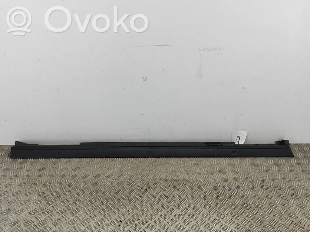 Lexus UX Порог 