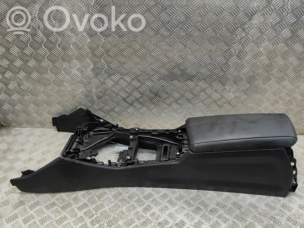 BMW i4 Center console 