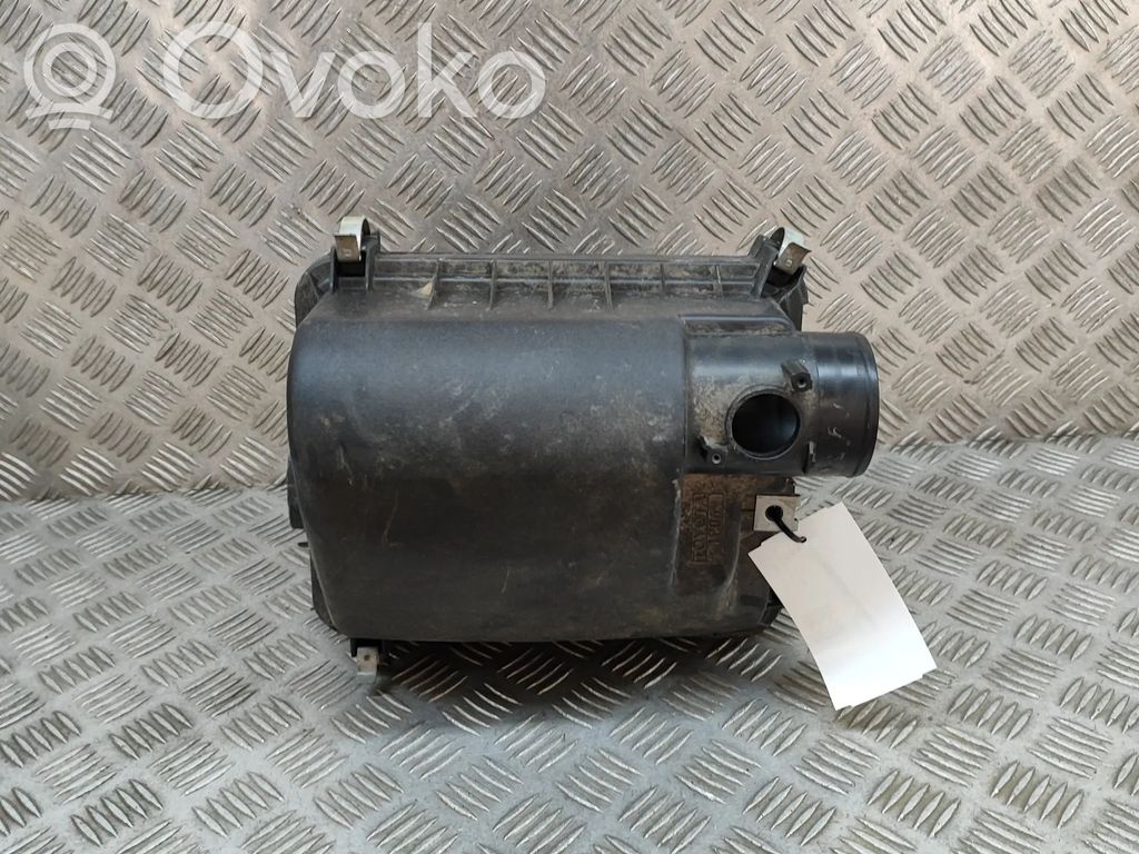 Toyota Land Cruiser (J200) Cutie filtru aer 