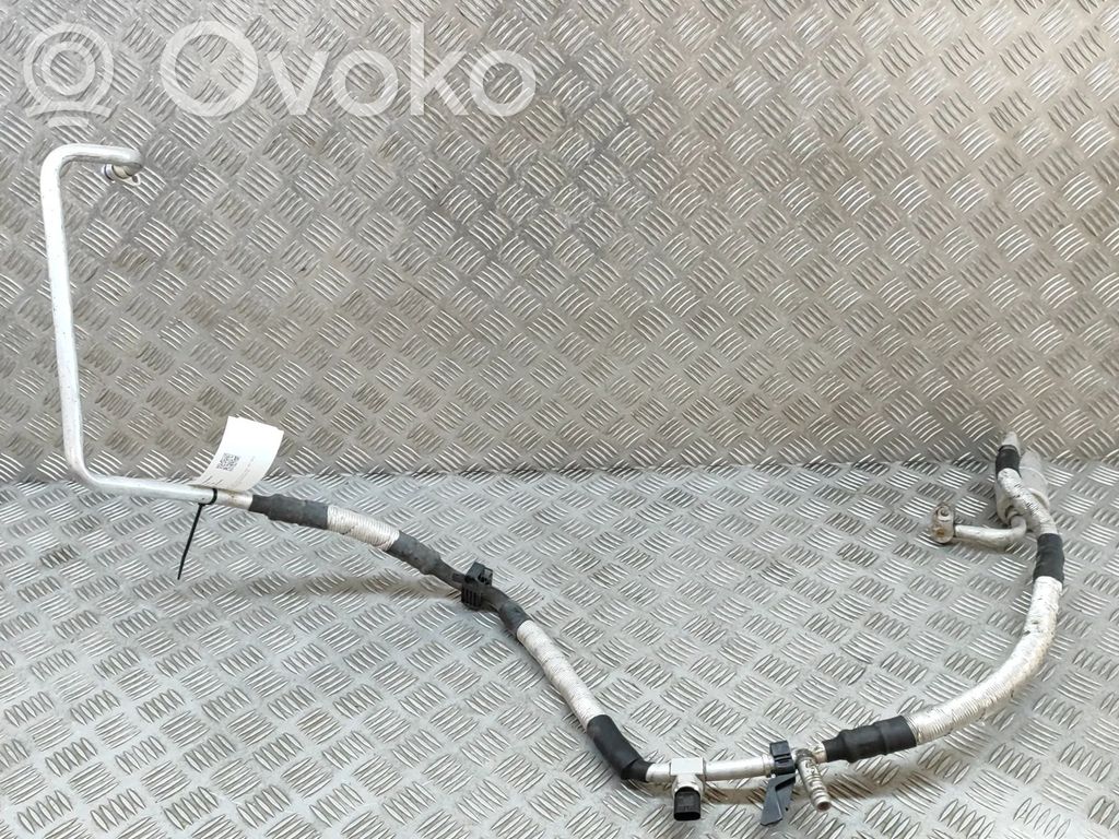 Volkswagen Golf VII Ilmastointilaitteen putki (A/C) 