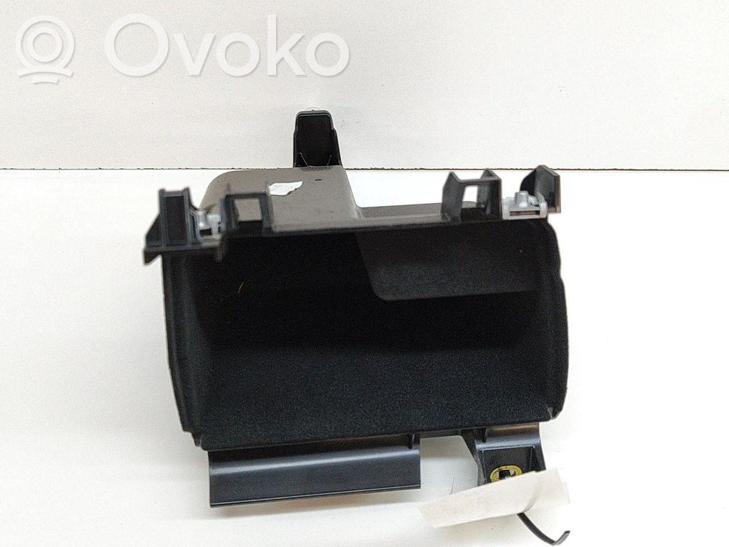 Audi e-tron Glove box 