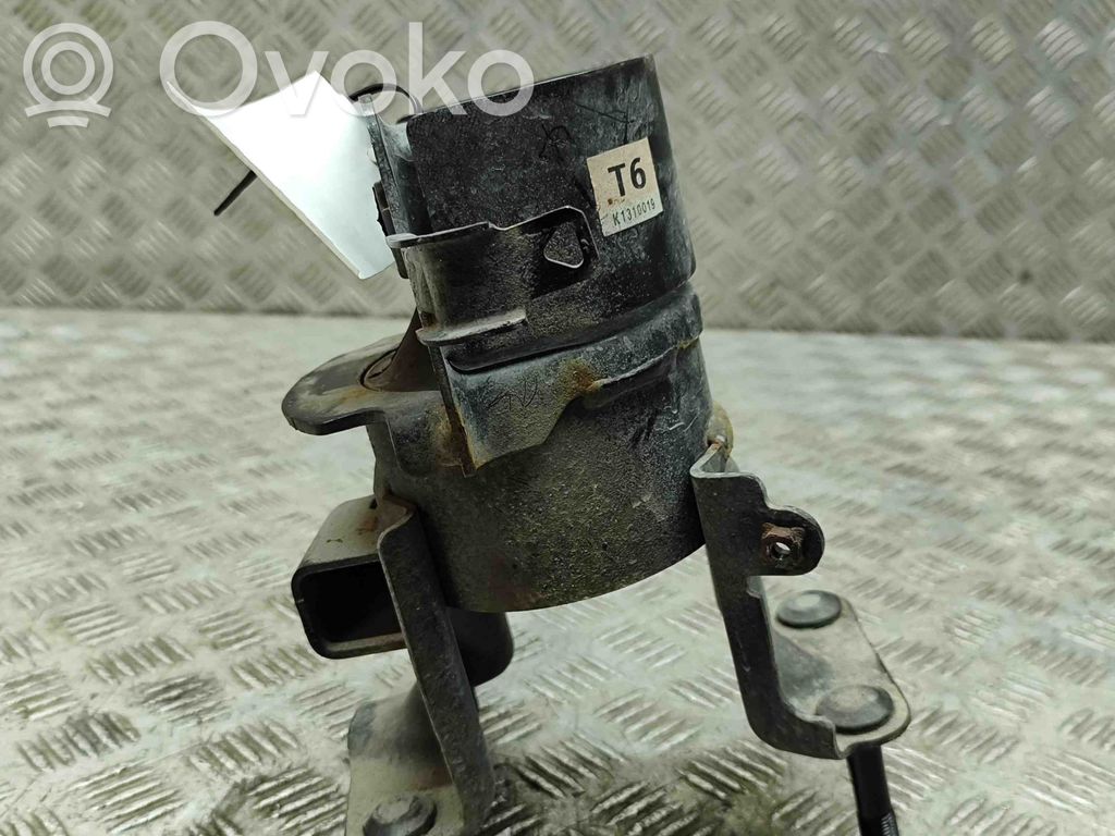 Toyota RAV 4 (XA50) Engine mount bracket 