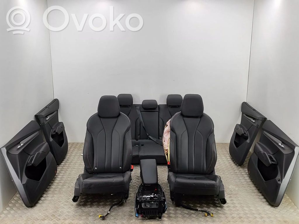 Skoda Enyaq iV Tapicerka / Komplet 