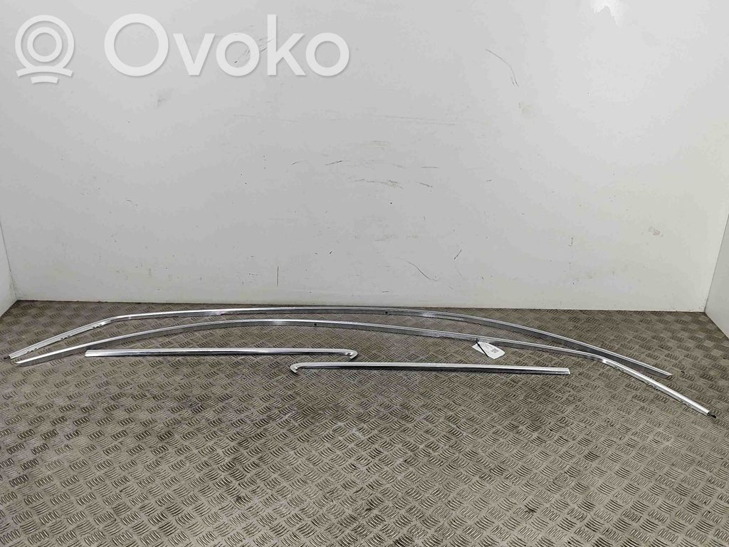 Audi A3 S3 8V Listwa dachowa 