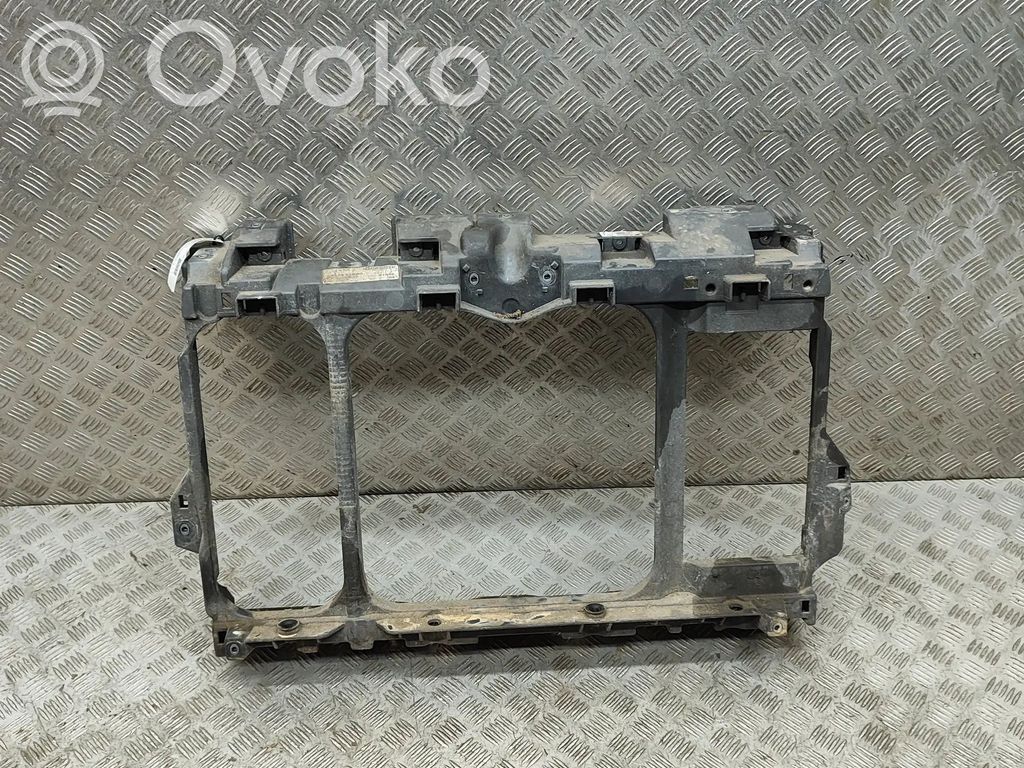 Citroen C5 Pas przedni 