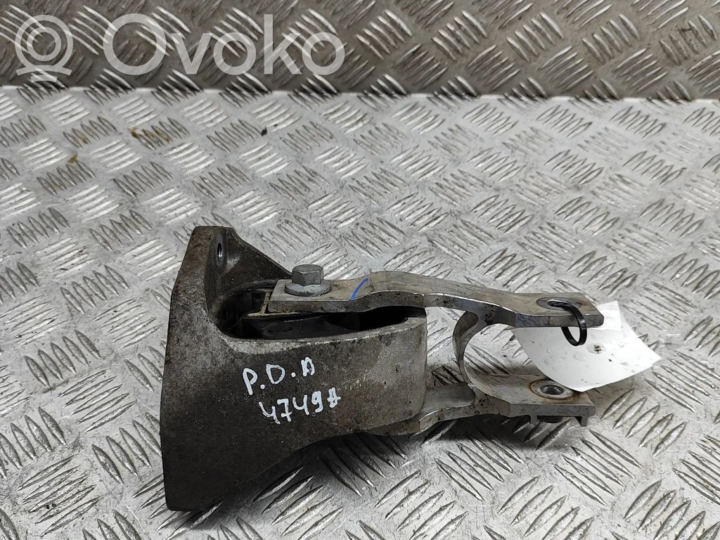 Volvo S90, V90 Engine mount bracket 