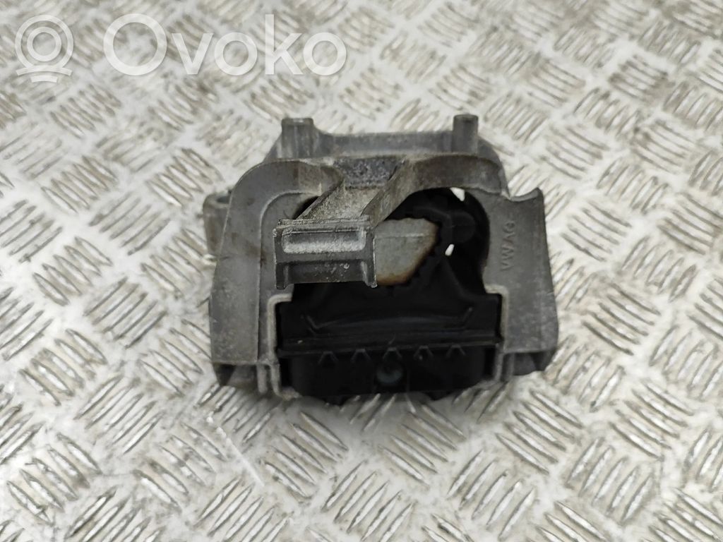 Audi Q2 - Engine mount bracket 
