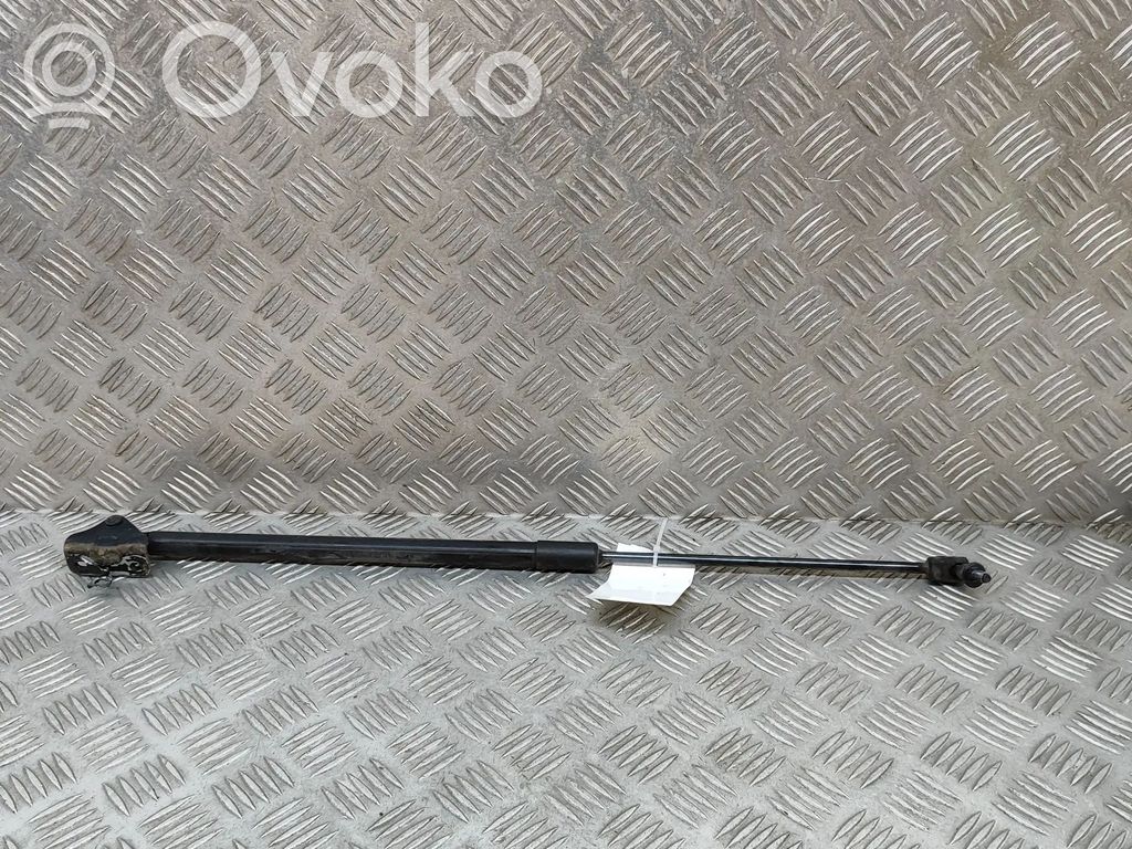 KIA Xceed Tailgate/trunk strut/damper 