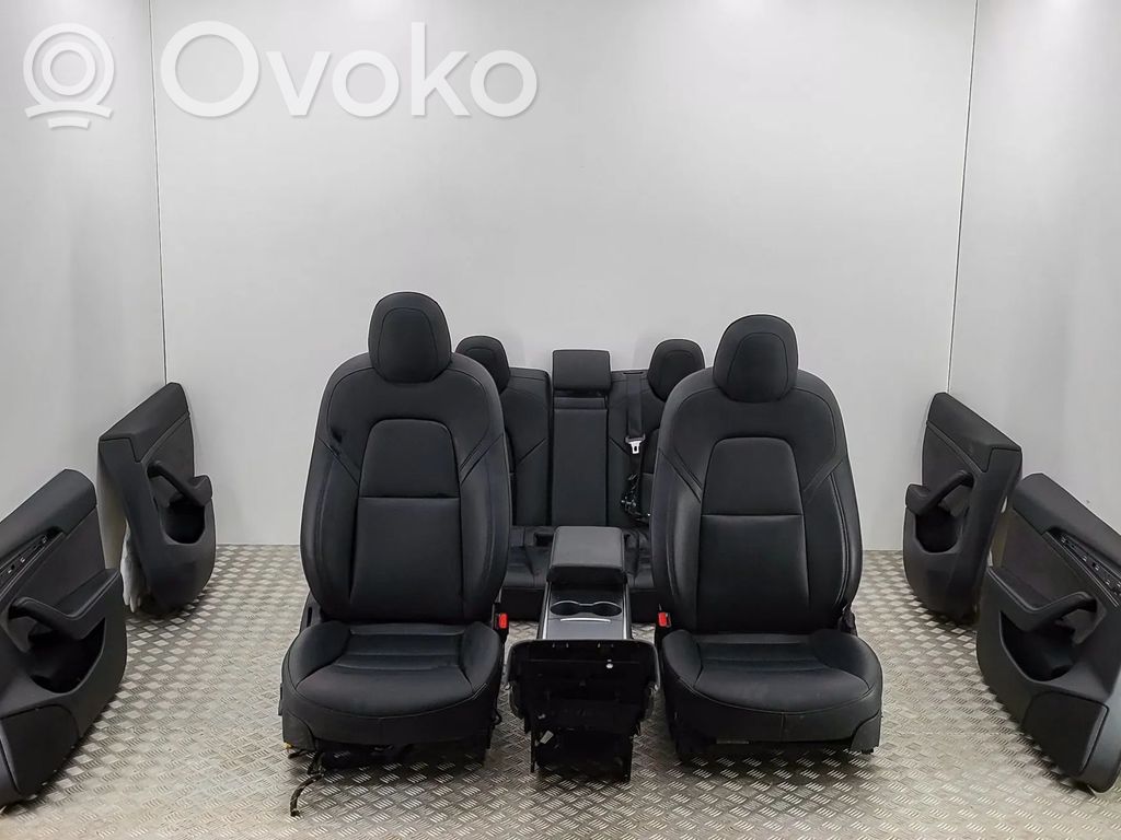 Tesla Model 3 Salona daļu komplekts 