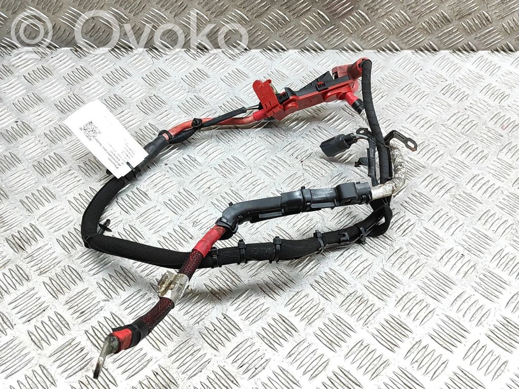 Pluskaapeli (akku)   J8A214305DB