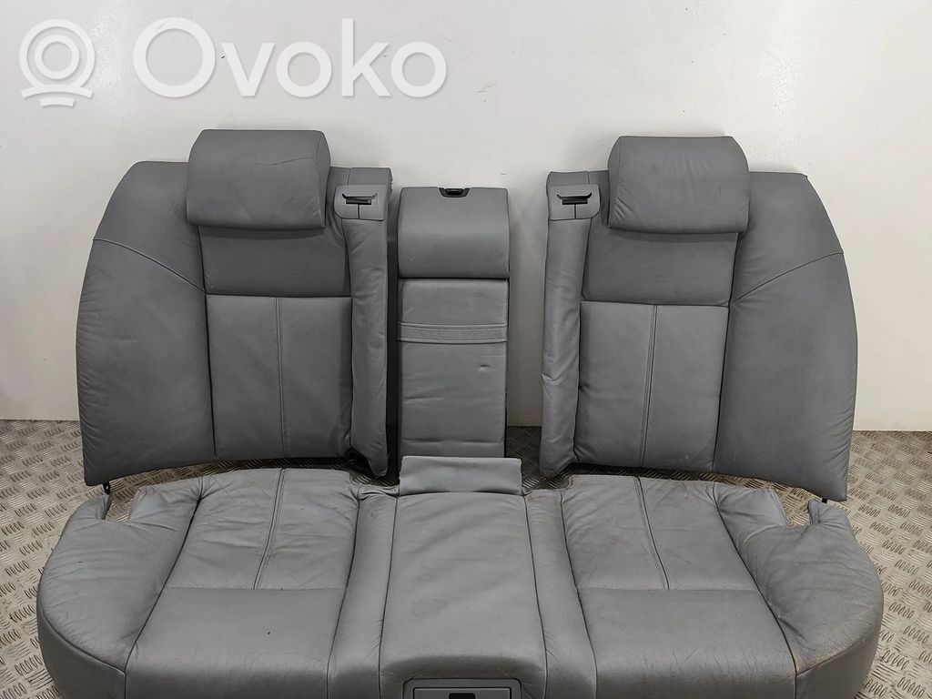 BMW 7 E38 Takaistuin 