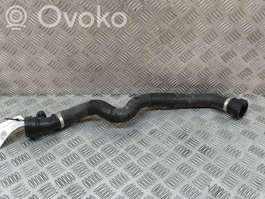 BMW X5 G05 Moottorin vesijäähdytyksen putki/letku 