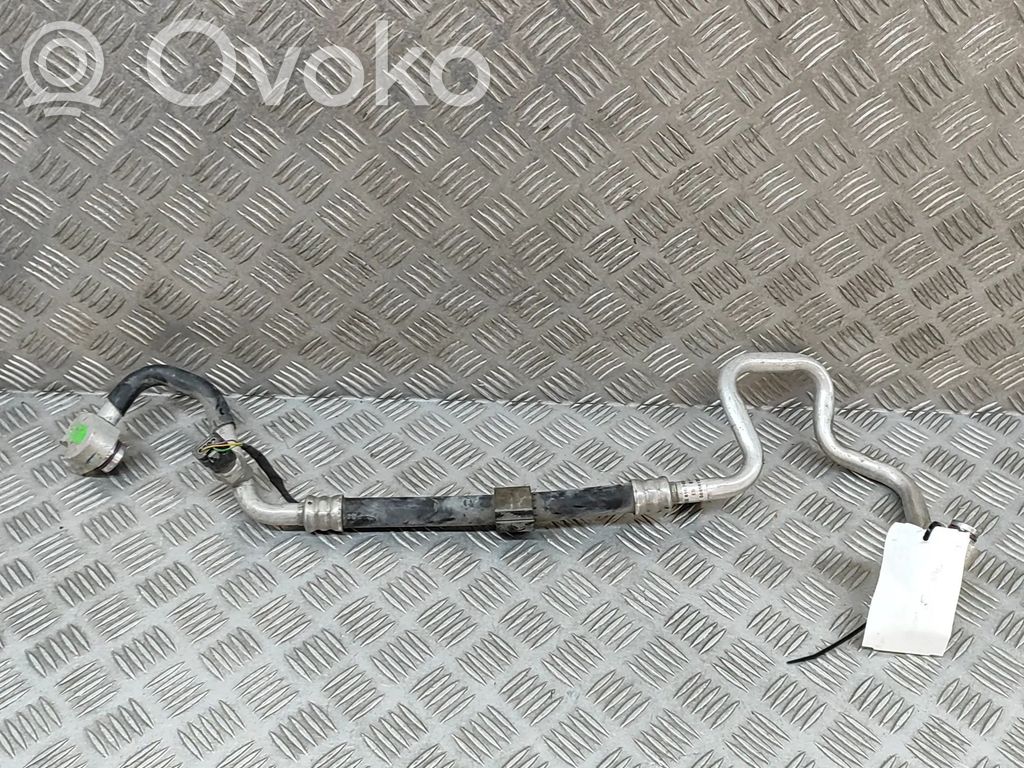 Ilmastointilaitteen putki (A/C)   4KE816743F