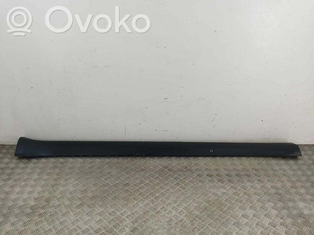 Tesla Model Y Sottoporta 