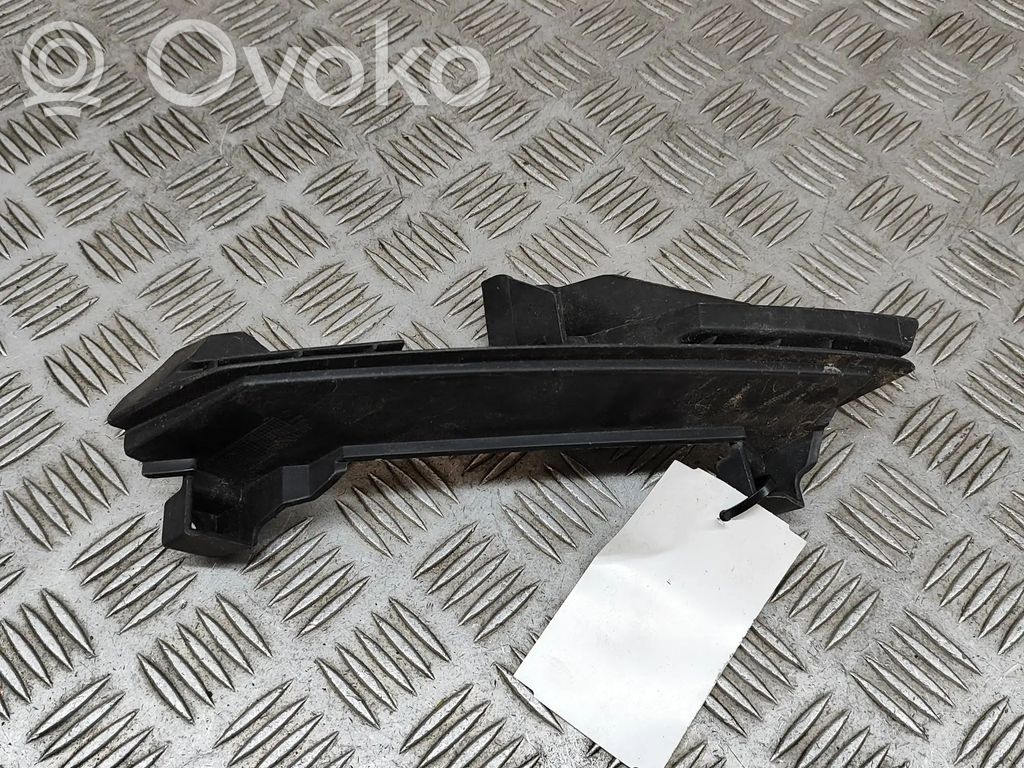 Renault Clio IV Front bumper mounting bracket 
