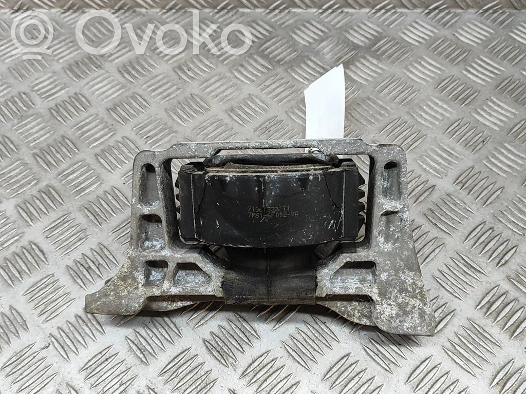 Ford Focus Engine mount bracket 