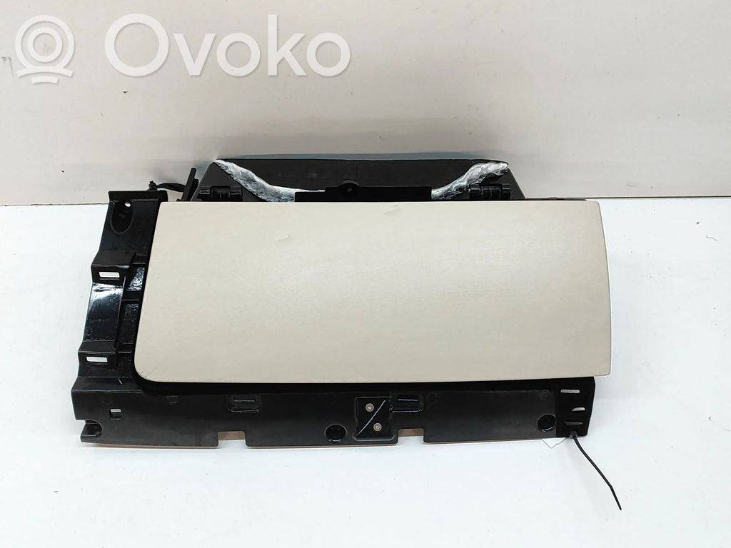 Daiktadėžė   102322822H