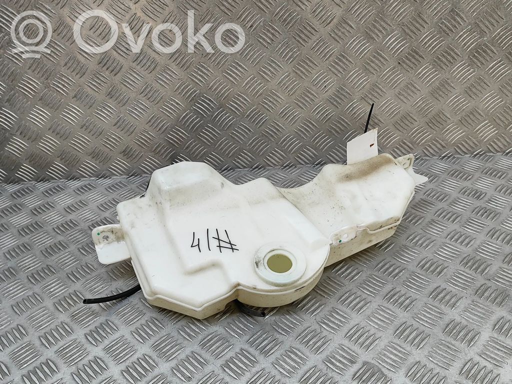 Zbiornik płynu do spryskiwaczy szyby przedniej / czołowej   ST5207110